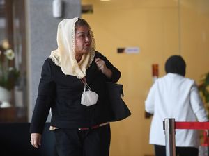 Walkot Semarang Ita Usai Diperiksa KPK: Mohon Doanya Saja