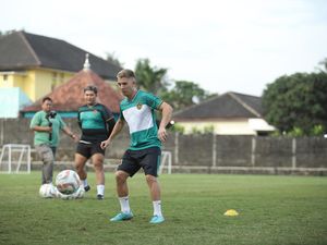 Laga Perdana PSS Lawan Persebaya, Kim Jeffrey: Tak Masalah Siapa Lawan Kita