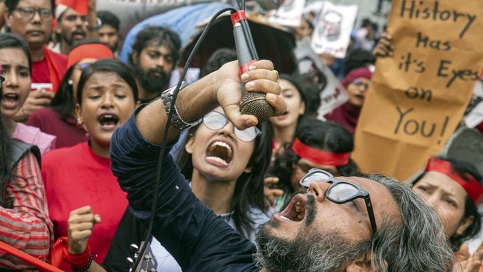 Bangladesh mengumumkan hari berkabung nasional pada hari Selasa (30/7). Hal itu untuk mengenang para korban protes reformasi kuota pegawai negeri sipil.