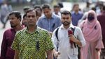 Ramai-ramai Warga Bangladesh Kenang Korban Tewas Protes Kuota PNS