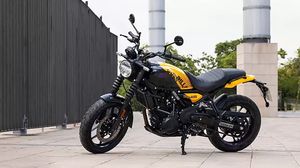 Tampang Royal Enfield Guerrilla 450, Moge Murah India Seharga Rp 46 Juta