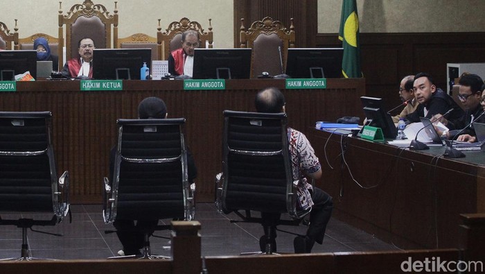 Terdakwa kasus suap dan gratifikasi pengurusan perkara di Mahkamah Agung Gazalba Saleh menjalani sidang lanjutan di Pengadilan Tipikor, Jakarta, Kamis (1/8/2024). Hakim Agung nonaktif itu menjalani sidang lanjutan beragenda pemeriksaan saksi dengan manghadirkan 2 orang dari perusahaan money changer (penukaran mata uang asing).