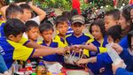 Potret Murid-murid SDN Kalibata 11 Membuat 1.000 Lilin dari Minyak Jelantah