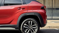 Mobil ini memiliki panjang 3.995 mm, lebar 1.7655 mm, dan tinggi 1.550 mm. Jarak sumbu rodanya 2.520 mm. Ground clearance mobil ini 170 mm. Foto: Dok. Toyota