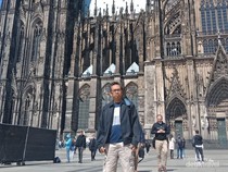 Menyaksikan Kemegahan Dom Zu Koln Sekaligus Kulineran