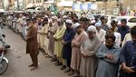 Warga Pakistan Gelar Salat Gaib untuk Pemimpin Hamas Ismail Haniyeh