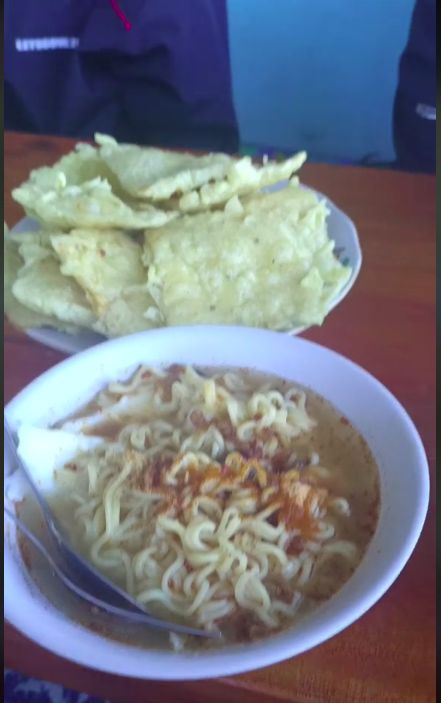 Wow! Warung Soto Ini Punya Panorama 5 Gunung Cantik di Pulau Jawa