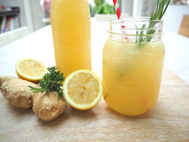 5 Minuman Ini Bisa Tingkatkan Imun Tubuh, Jus Wortel hingga Air Kelapa