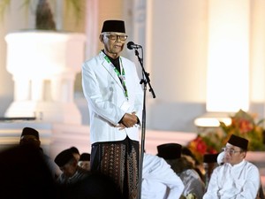 Ketum MUI Minta Maaf Balik ke Jokowi: Kita Bikin Repot, Kadang Suuzan