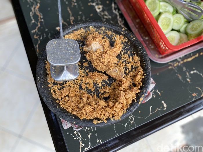 Ayam geprek crispy Senopati Ayam geprek crispy Senopati