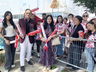 Foto: Gaya Serasi AHY dan Istri di Olimpiade 2024, Perawakan Almira Disorot