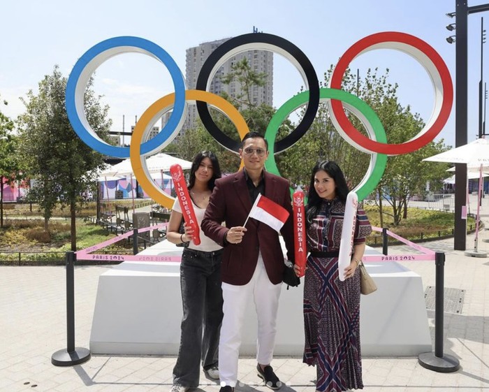 Gaya Keluarga AHY Nonton Olimpiade 2024