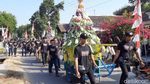Gunungan Tahu 2 Meter Saat Ritual Bersih Desa di Kediri Jadi Rebutan Warga
