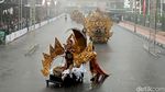 Hujan Deras Mengguyur Pembukaan Jember Fashion Carnival 2024