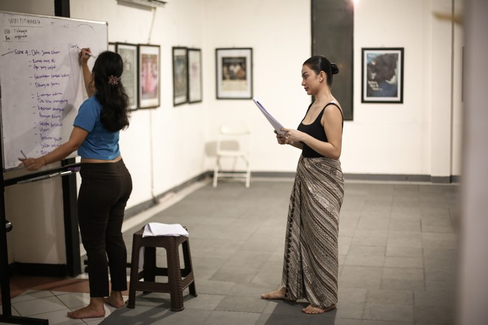 Intip Proses Latihan Pentas Sang Kembang Bale