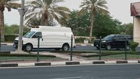 Konvoi yang membawa jenazah pemimpin Hamas yang dibunuh Ismail Haniyeh bergerak di Doha, Qatar, 1 Agustus 2024. 