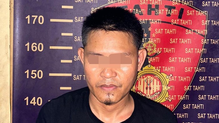 Junaidi menyerahkan diri ke polisi usai bacok kekasih.