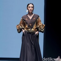 Inilah koleksi Eridani bertajuk Mae Muna di JF3 Fashion Festival 2024, bertempat di La Piazza Fashion Tent, Kelapa Gading, Jakarta [26/7/2024]. Foto: Mohammad Abduh/detikcom.