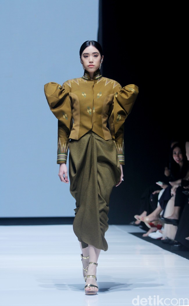 Inilah koleksi Eridani bertajuk Mae Muna di JF3 Fashion Festival 2024, bertempat di La Piazza Fashion Tent, Kelapa Gading, Jakarta [26/7/2024]. Foto: Mohammad Abduh/detikcom.