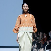 Inilah koleksi Eridani bertajuk Mae Muna di JF3 Fashion Festival 2024, bertempat di La Piazza Fashion Tent, Kelapa Gading, Jakarta [26/7/2024]. Foto: Mohammad Abduh/detikcom.