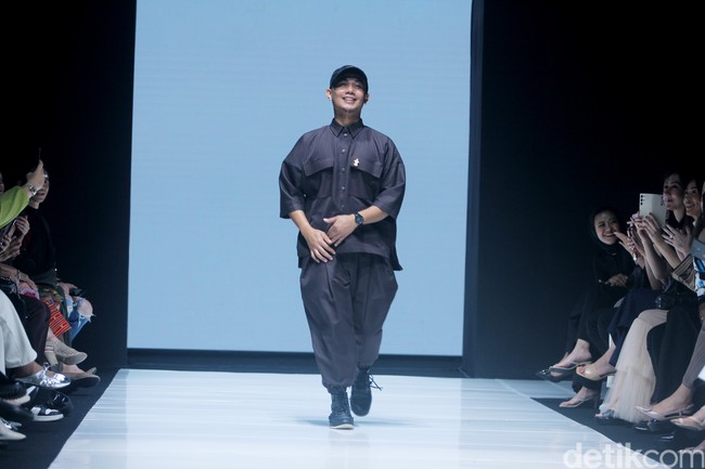 Inilah koleksi Eridani bertajuk Mae Muna di JF3 Fashion Festival 2024, bertempat di La Piazza Fashion Tent, Kelapa Gading, Jakarta [26/7/2024]. Foto: Mohammad Abduh/detikcom.