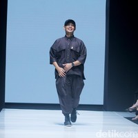 Inilah koleksi Eridani bertajuk Mae Muna di JF3 Fashion Festival 2024, bertempat di La Piazza Fashion Tent, Kelapa Gading, Jakarta [26/7/2024]. Foto: Mohammad Abduh/detikcom.