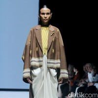 Inilah koleksi Eridani bertajuk Mae Muna di JF3 Fashion Festival 2024, bertempat di La Piazza Fashion Tent, Kelapa Gading, Jakarta [26/7/2024]. Foto: Mohammad Abduh/detikcom.