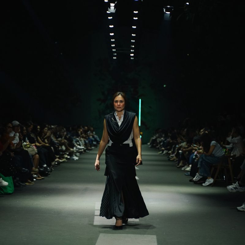 Koleksi Rinda Salmun di Jf3 Fashion Festival 2024, di Summarecon Mall Serpong [SMS]. Foto: Dok. JF3