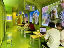Serunya Ngopi di Loopline Cafe, Serasa di Kereta Yamanote Line Jepang