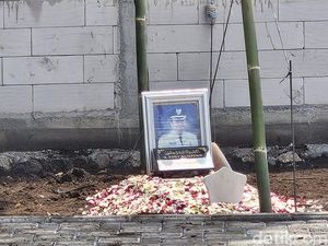 Jasad Eks Walkot Batu Eddy Rumpoko Dipindahkan dari Taman Makam Pahlawan