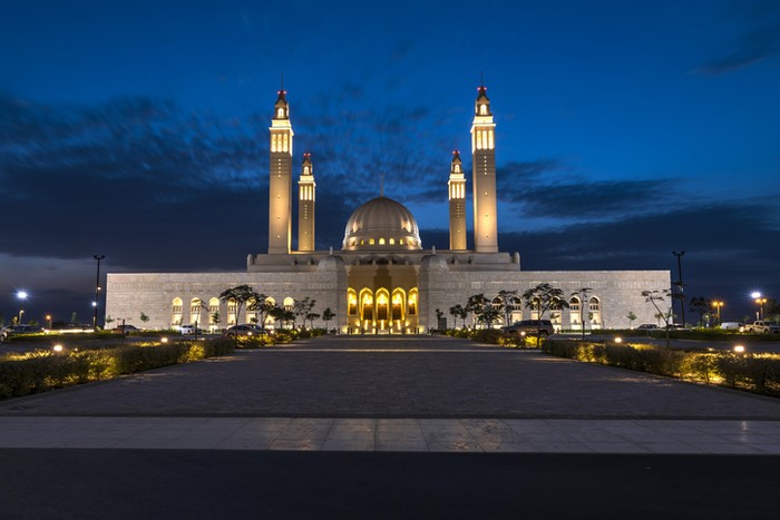 Masjid Agung Sultan Qaboos View of Sultan Qaboos Grand Mosque in Muscat, Oman