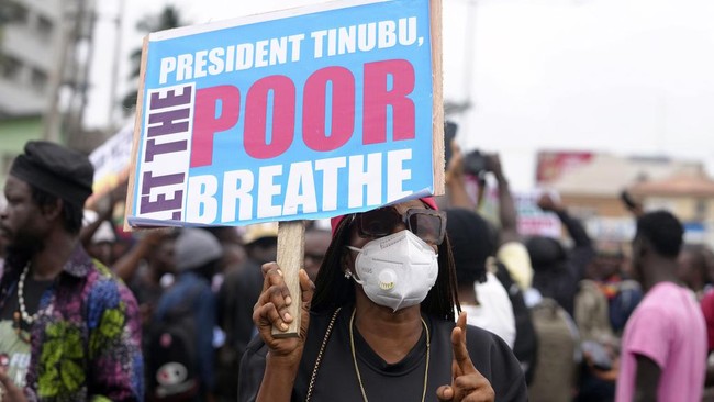 Massa Gelar Aksi Protes Akibat Krisis Ekonomi di Nigeria