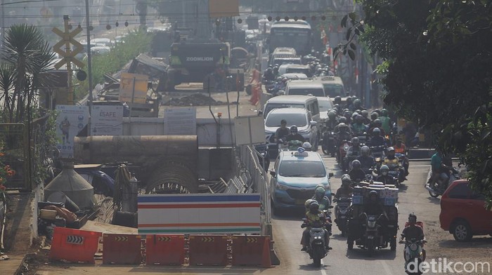 Melihat Progres Pembangunan LRT Velodrome-Manggarai Progres pembangunan Light Rail Transit (LRT) Jakarta Fase 1B rute Velodrome-Manggarai disebut telah mencapai 23 persen. Proyek fase ini senilai Rp 4,55 triliun, Jumat (2/8/2024).