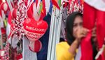 Ramai Penjual Merah Putih di Kampung Bendera Surabaya