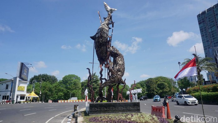 Monumen Suroboyo Wani Monumen Suroboyo Wani