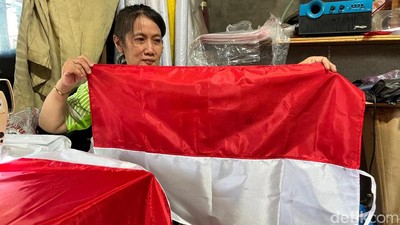 Momen Agustusan, Omzet Perajin Bendera di Mojokerto Ratusan Juta