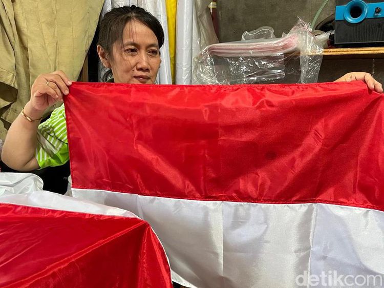 Momen Agustusan, Omzet Perajin Bendera di Mojokerto Ratusan Juta