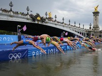 Bahaya! Atlet Triatlon Olimpiade Paris Temukan Benda Aneh di Sungai Seine