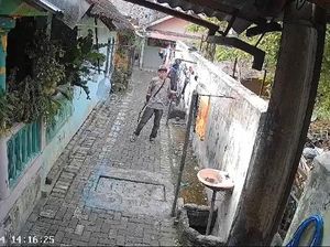 Viral Pengamen di Kota Malang Terekam CCTV Curi Celana Dalam