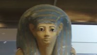 Mumi ini ditemukan di sebuah situs kuno di Luxor di bawah makam seorang arsitek terkenal yang dikenal sebagai Senmut, tidak jauh dari tempat ibunya, Hat-Nufer, dimakamkan. Peti mati mumi ini dipajang di Museum Seni Metropolitan di Kota New York. Foto: (Dokumentasi Roger Fund/Metropolitan Museum Art via CNN)