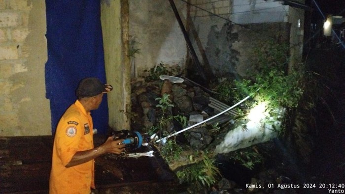 Luapan Sungai Picu Banjir, Rusak Rumah Warga di Sukaraja Bogor