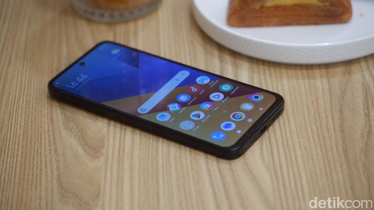 Poco M6