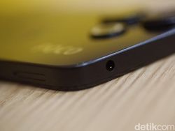 Unboxing Poco M6, HP Rp 2 Juta Punya Spek Menggoda di Kelasnya