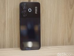 Unboxing Poco M6, HP Rp 2 Juta Punya Spek Menggoda di Kelasnya