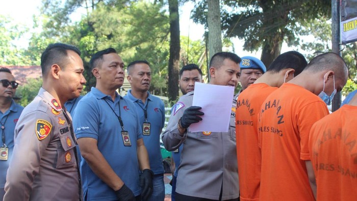 Polisi meringkus para pengedar narkoba di Subang