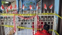 Polisi menyegel Daycare Wensen School Indonesia milik pelaku penganiayaan balita 2 tahun dan bayi 8 bulan, Meita Irianty dan menahan pelaku. (ANTARA FOTO/Yulius Satria Wijaya)
