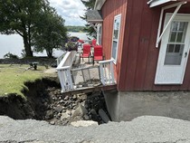 Potret Rumah hingga Jalanan Rusak Akibat Banjir di Vermont