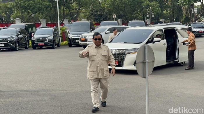 Prabowo Subianto di Istana (Isal Mawardi/detikcom)