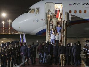 Momen Pertukaran Tahanan Terbesar AS dan Rusia