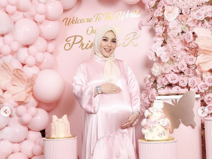 Princess Syahrini Melahirkan, Sebelumnya Asyik Kulineran Bareng Suami